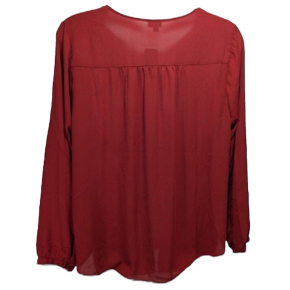 TORRID NWT Georgette Pintuck Button Front Blouse in Deep Red Size 4 -- GORGEOUS! - Picture 4 of 7